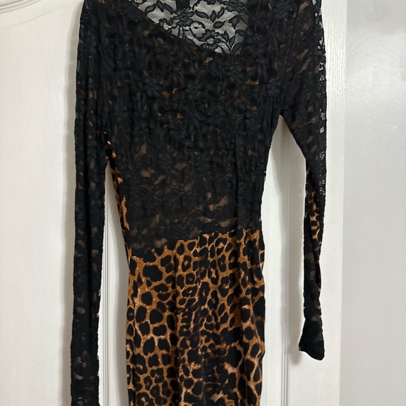 Leopard print and lace dress - Picture 6 of 8